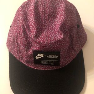 Nike women’s run pocket aw84